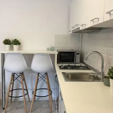 아파트 Lofty Near Old Town, Near Bar, Kitchen, With Washer 부쿠레슈티